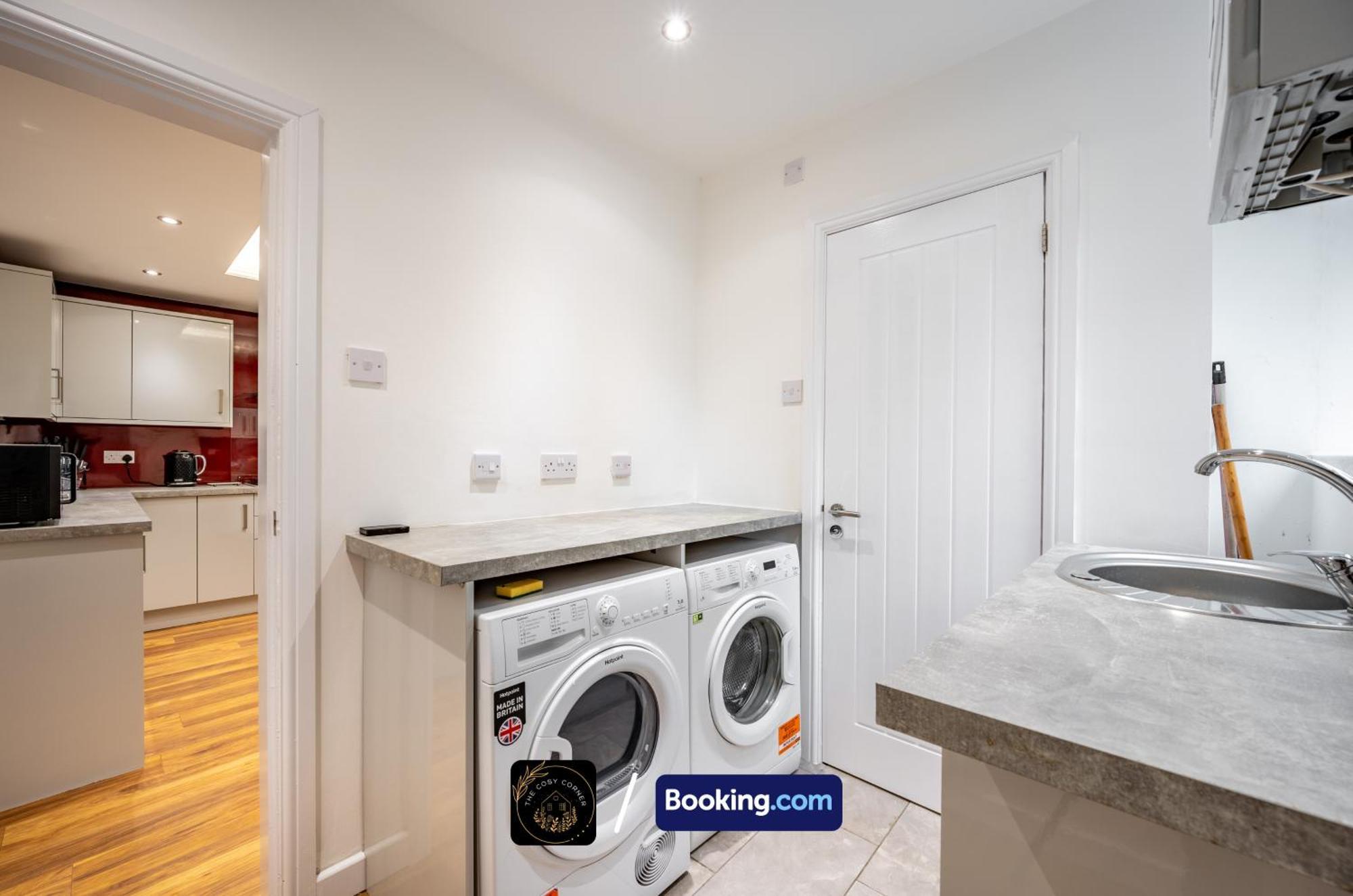 Cosy 3-Bed House, Garden & Free Parking In Stretford Apartment Manchester Luaran gambar