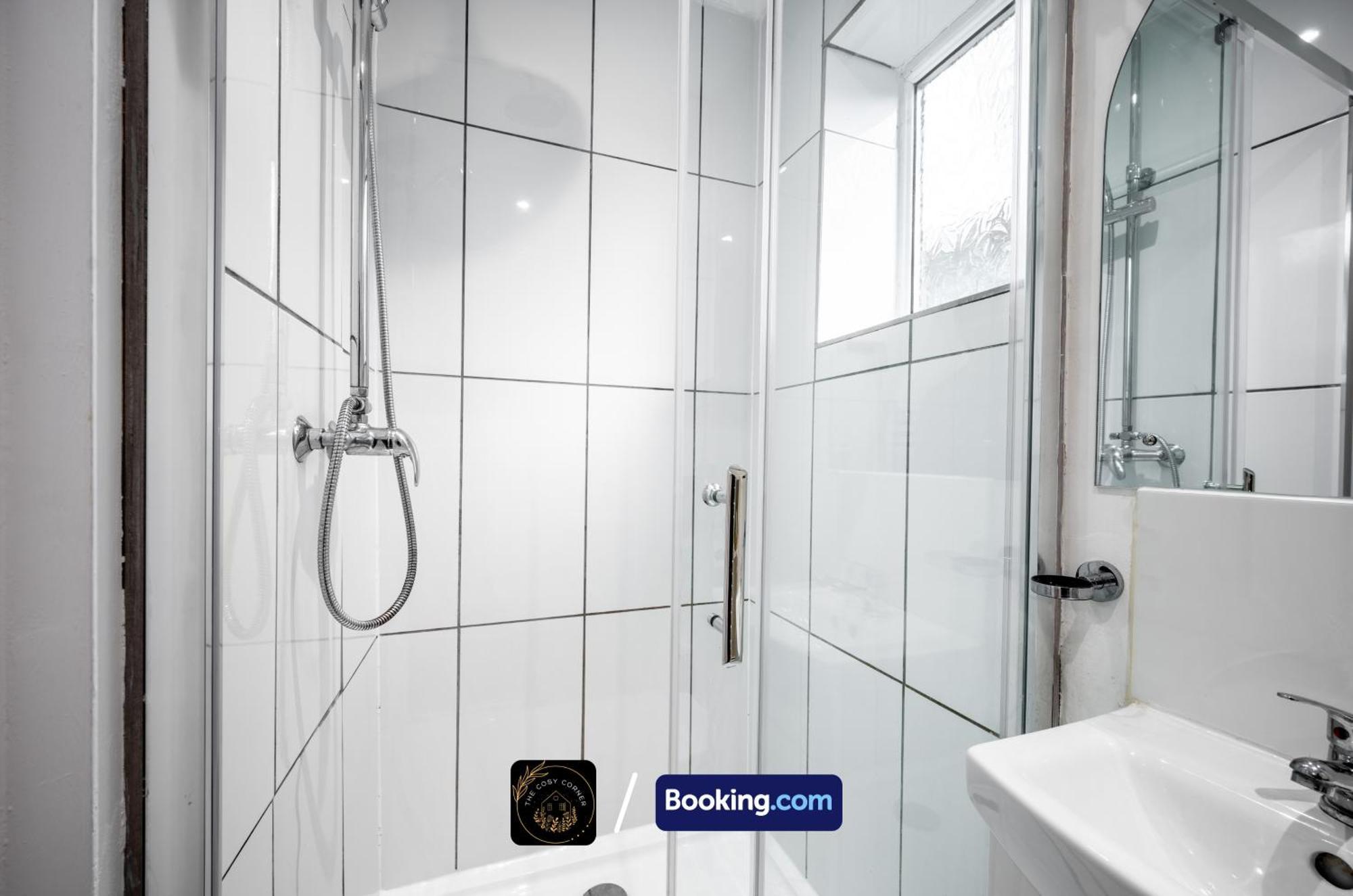 Cosy 3-Bed House, Garden & Free Parking In Stretford Apartment Manchester Luaran gambar