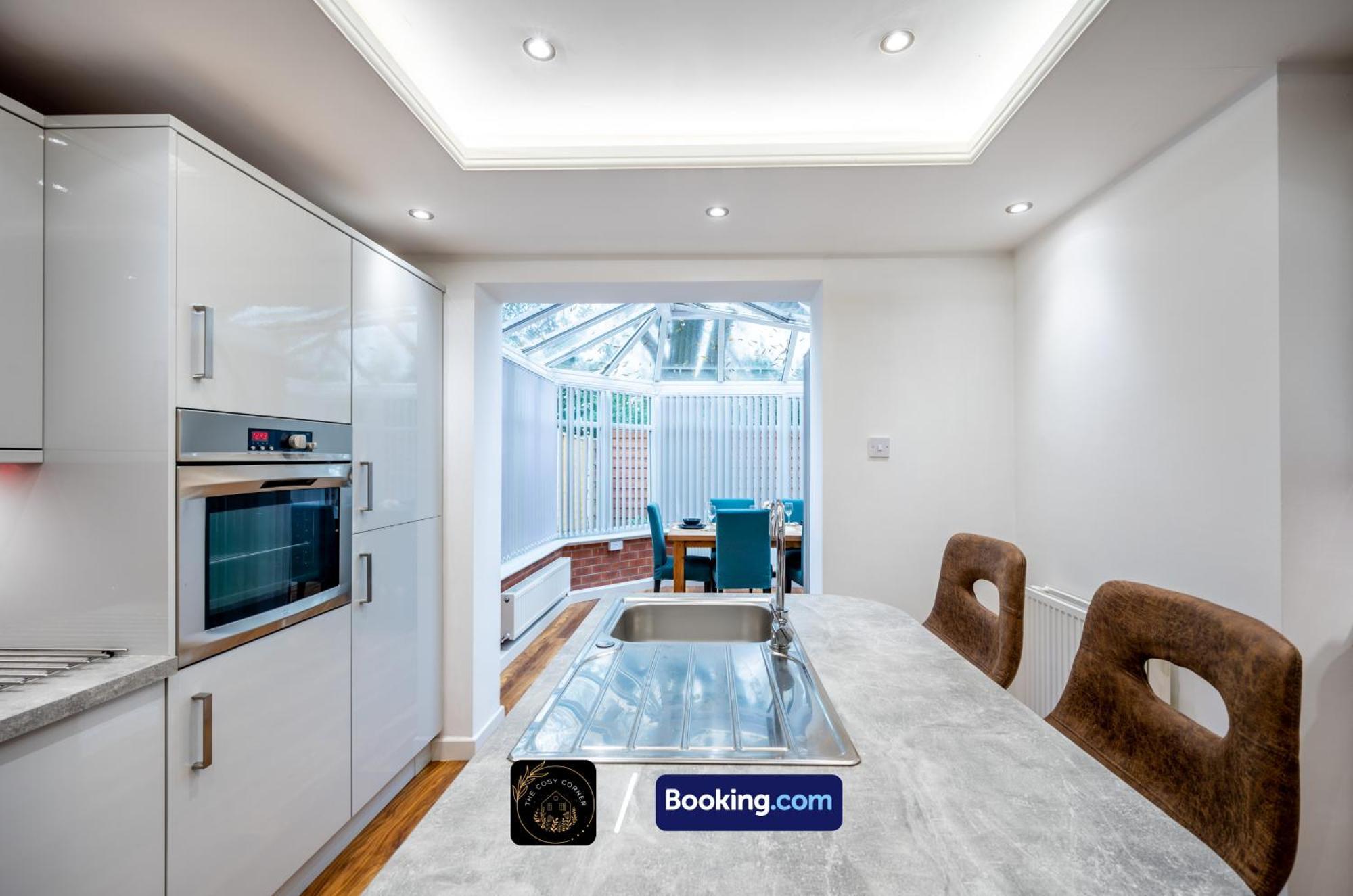 Cosy 3-Bed House, Garden & Free Parking In Stretford Apartment Manchester Luaran gambar