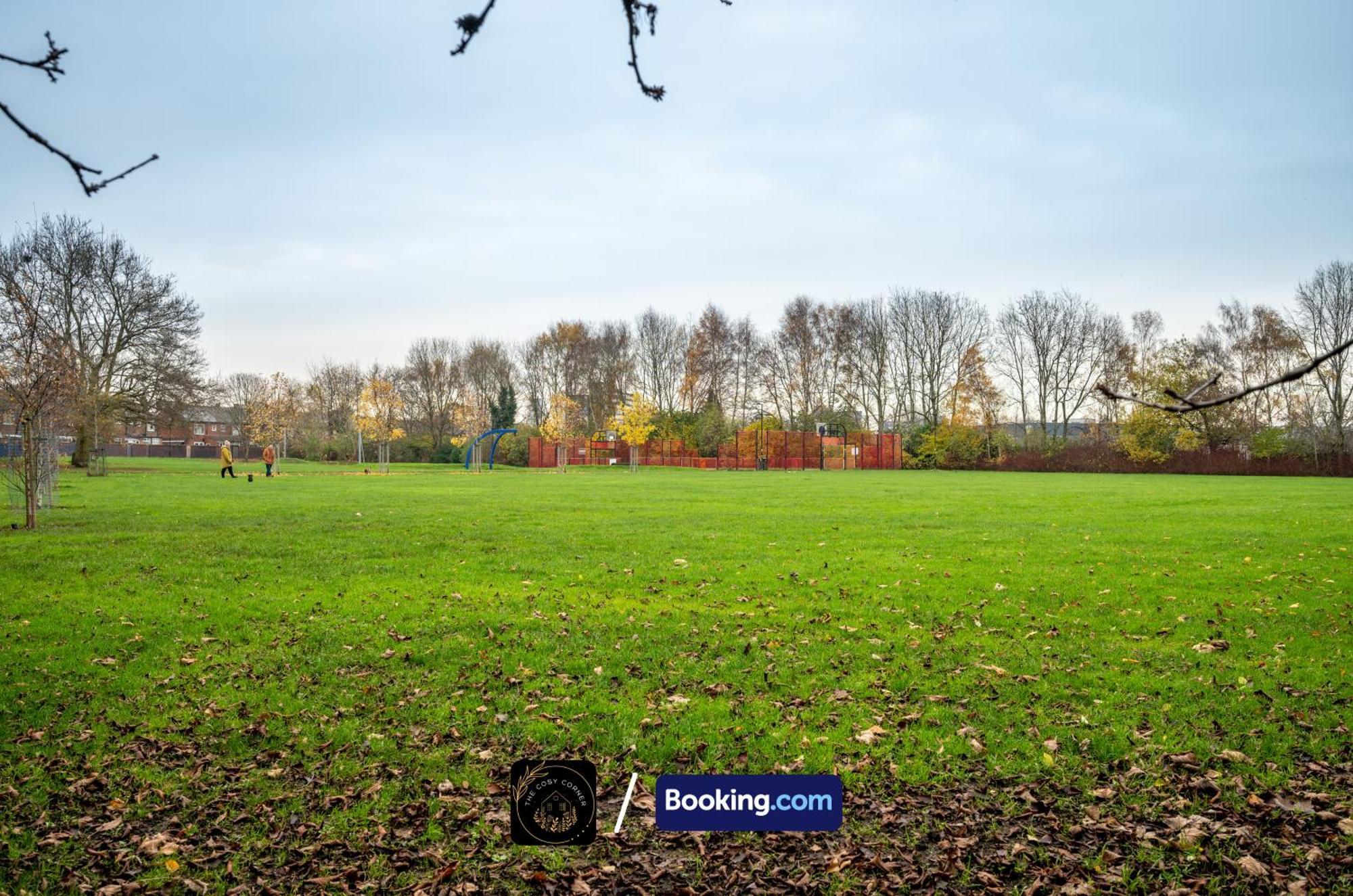 Cosy 3-Bed House, Garden & Free Parking In Stretford Apartment Manchester Luaran gambar